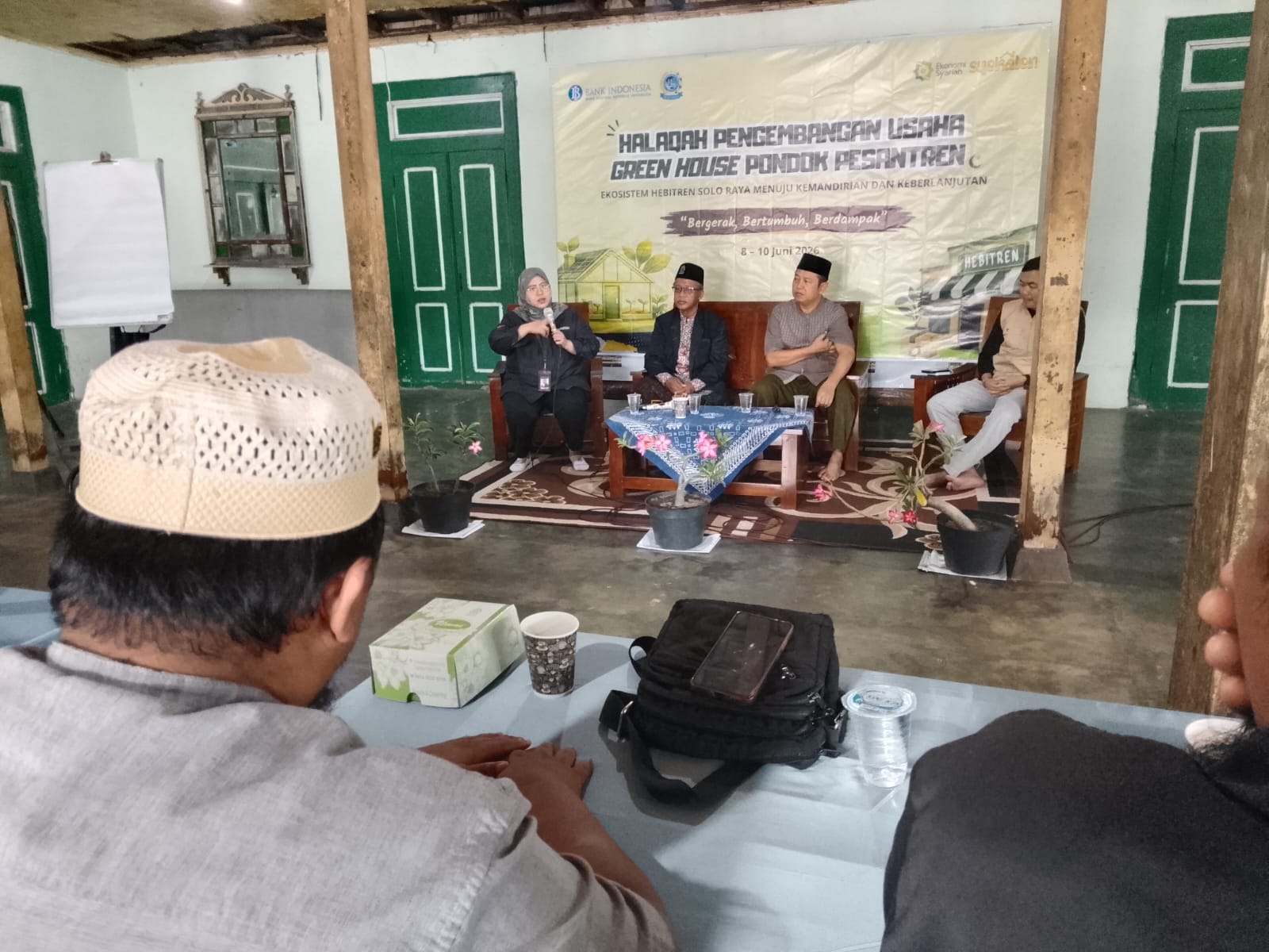 “Bergerak, Bertumbuh, Berdampak”, BI Solo bersama HEBITREN Solo Raya Komitmen Mengembangkan Green House Pesantren Berkelanjutan